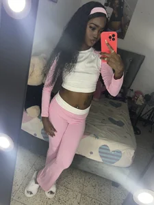 ShakiraThompss18 Public Pic 4
