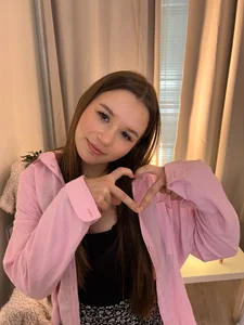 RileyBloomss's XXX Nude Photo 1