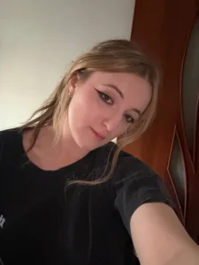 luna_berryy My day off at home 🦋✨ Pic