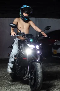 Angel_khouri_Motorcyclist🏍️ Bild 3