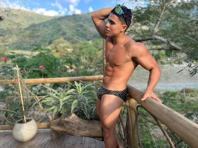 Public de AARON_SKYLON  2 Imagens