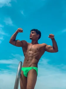 Young_laroiのhiiの枚の写真