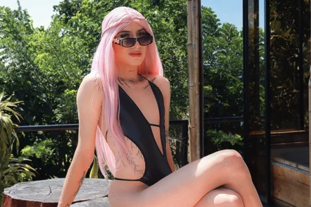 EmilyZaennz Public Pic 2