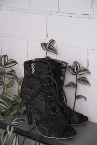 GlossyVixenのHeelsの 4枚の写真