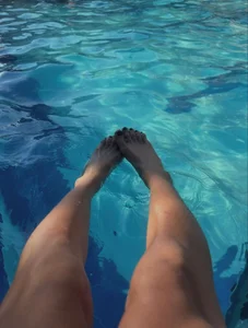 swimming girl de bloom_apple  2 Imagens