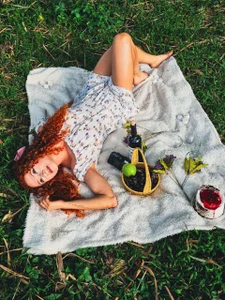 amy_e Birthday Picnic Vibes 🎂 Pic 2