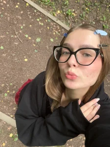 MilliWish My new outfit outdoors зображення 2