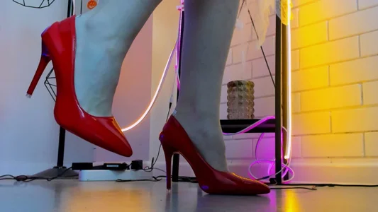 TinaDavil Do you like heels? Pic 6