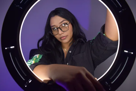 Aleya_Black Public Kuva 6