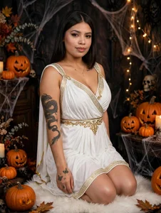 Olivia_gh1 ATHENA HALLOWEEN😍🤍.  8. fénykép
