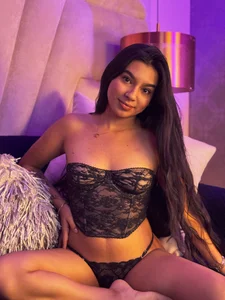 AlyssaRay white girl 🤍 Pic 3