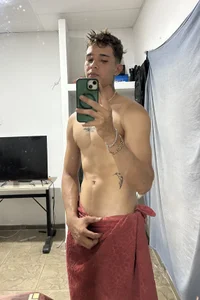 cristofer-の👅👅の 3枚の写真