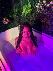 serena_willow take off my swimsuit I'm hot Foto 8