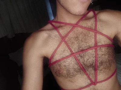 die_mond ⭕❌⭕❌Playing with my strings ❌⭕❌⭕ Pic 3