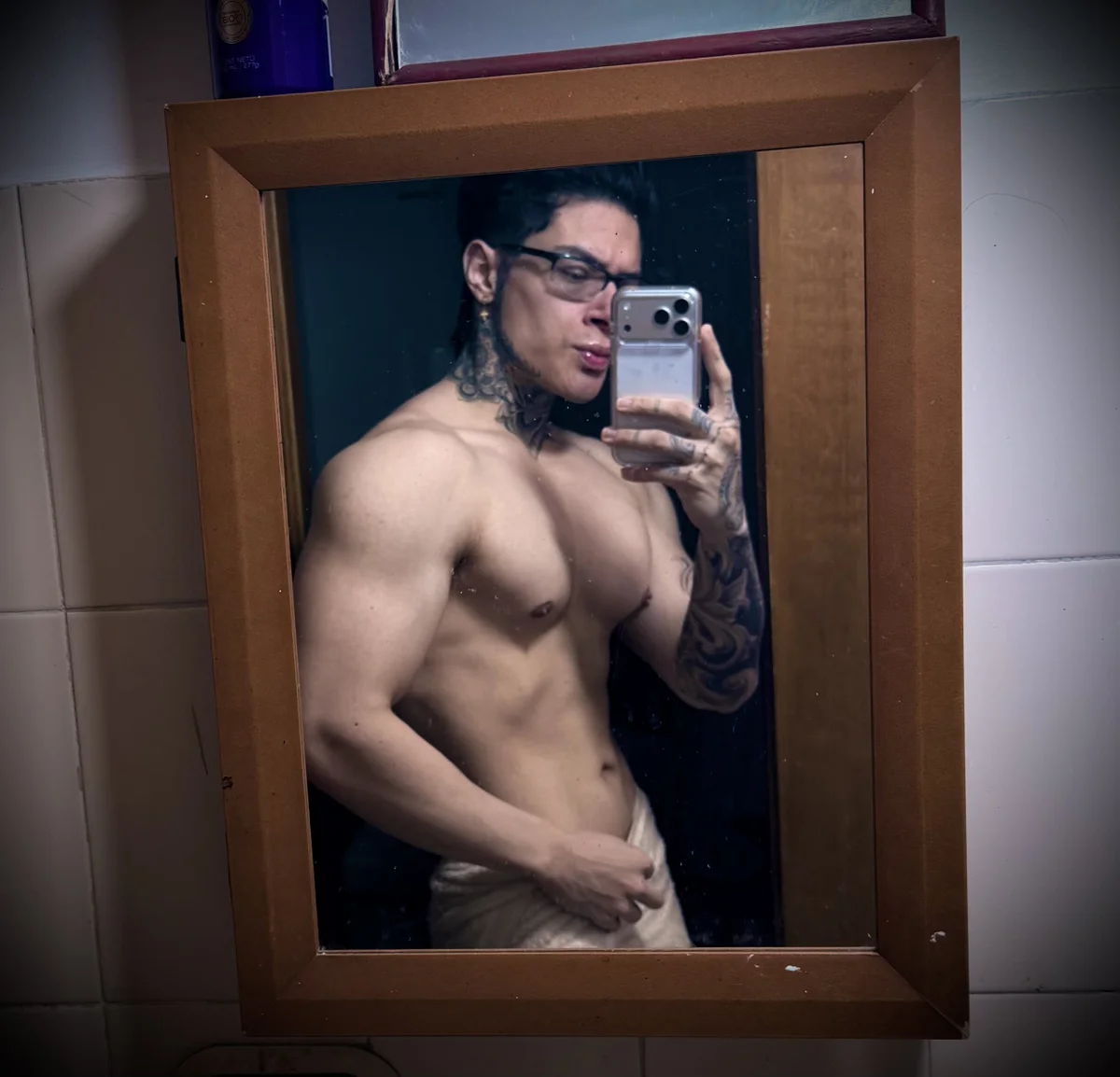 DennisWalkerr Trending Pic 2048