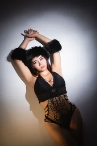 DashaThompson Public Pic 2