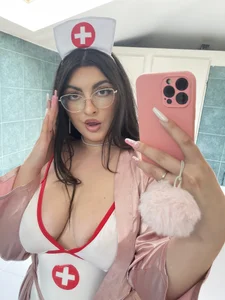 Natasha_Olive Let me be your nurse Foto 9