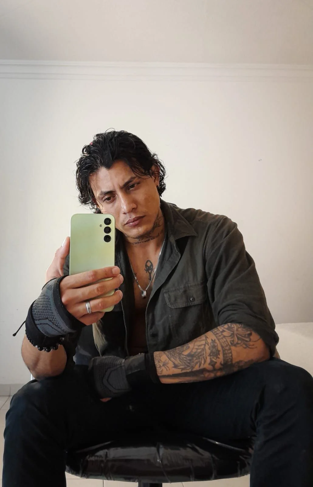Damian_romanoff_ Public صورة واحدة|Damian_romanoff_ Public صورتان|Damian_romanoff_ Public  صور|Damian_romanoff_ Public  صورة