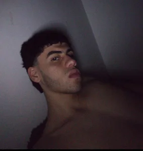 Milo_Thompson I´M صورة واحدة|Milo_Thompson I´M صورتان|Milo_Thompson I´M  3 صور|Milo_Thompson I´M  3 صورة