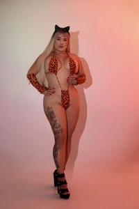 _carolina_fox your sexy leopard this haloween 🐆🧡 Foto 8