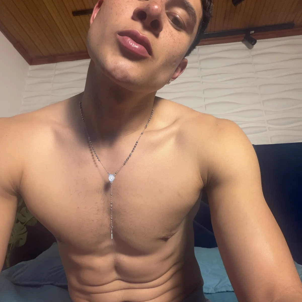 AustinJones_ Gambar Trending 8065