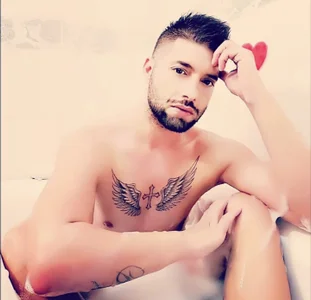 TommyDum smiles hot vibes Poză 6