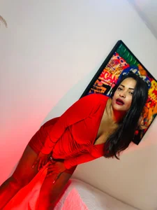 Danna_Ramiirez Red looks good on me... especially when my skin starts to burn 💋 Pic 3