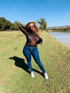 EbonyAssDoll Public Foto 5