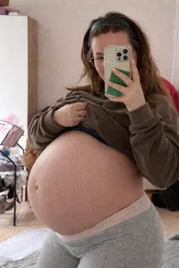 stella_vestal Naked belly Pic