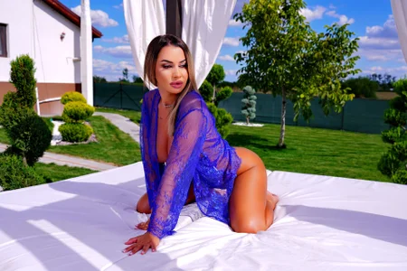 KirstieVegas Blue is sexy! Do you agree? Poză 4