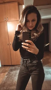 GoldieMuse: Public ( 3 фото)