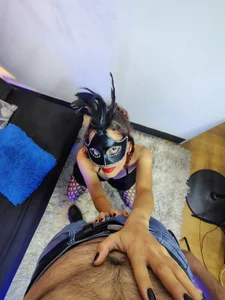 Obey_mee1 Public Immagine  2