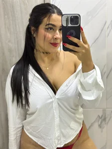 RenataPeach miraditas Pic 5
