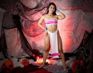 JulietaReyess Halloween 2024 👻🎃🍑 Foto 4