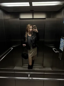 LunaLila7: Public ( 4 фото)