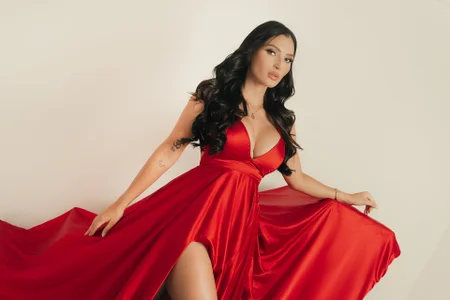 AbbyDalton Sultry Scarlet Foto 3