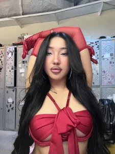 EIeniVanwart Public Pic 3