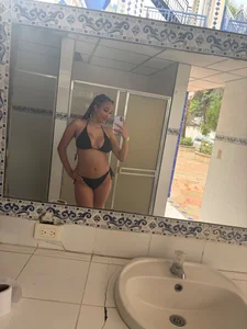 dakota_brunnete Public Εικόνα 5