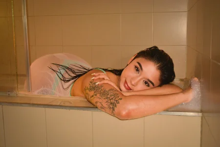 ISA_NIXON Wet 💦 Pic 2