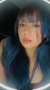 Vera_Gold_ Public Pic