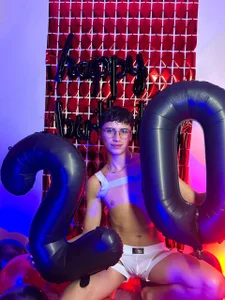 Zdjęcia JoshClaarktt I want you to blow out the candle for me:  4