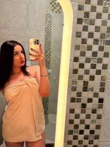 EleneKatzebeg Public Immagine  3