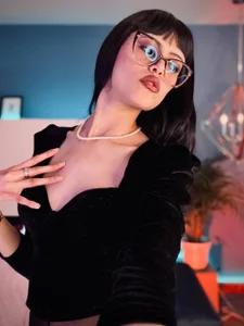 _Jessy_Moon_ Public Pic 2