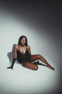 SaraMonroe1 Public Immagine  2