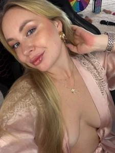 Kitty-Kelsi Public Fotka 3