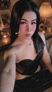 Roxanne_Smith23 Wild Hình