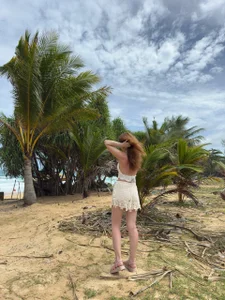 Eva__Lewis Me and the palm trees Pic 4