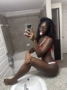 melanivixen Public Pic 2