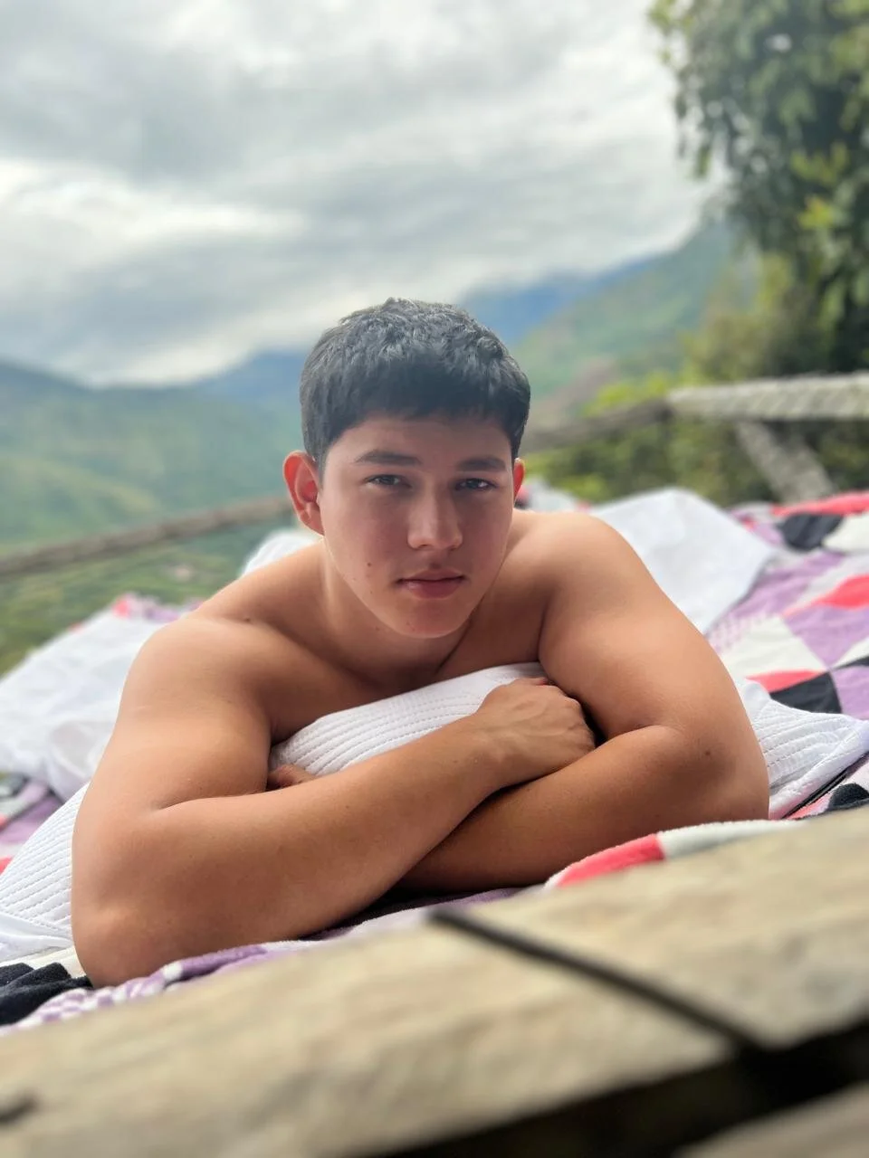 Трендове зображення  9512 JamesCr_