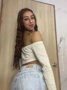 DakottaVelvett17 Public Pic 5